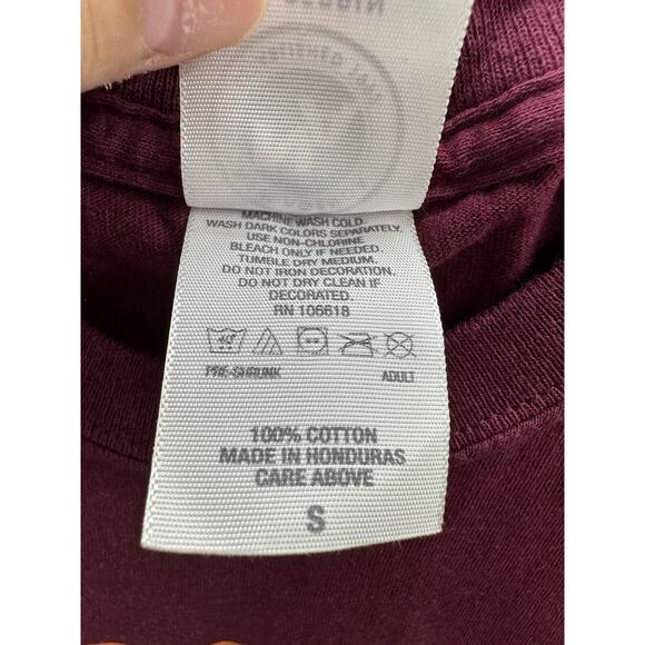 Womens Maroon Virgina Tech Hokies Animal Print Graphic T-Shirt Size Small - Picture 5 of 9